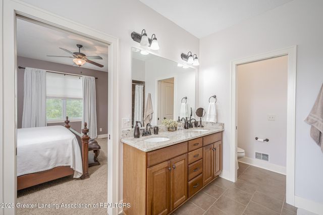 8736 Mount Rainier Circle 3, Lansing, MI 48917