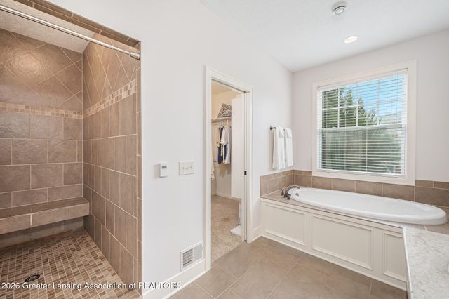 8736 Mount Rainier Circle 3, Lansing, MI 48917