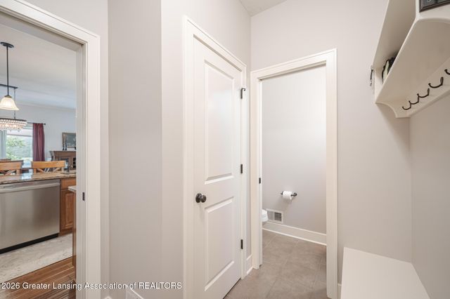 8736 Mount Rainier Circle 3, Lansing, MI 48917