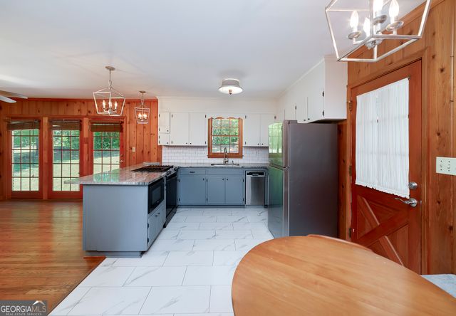 304 Burke Circle, Mcdonough, GA 30253