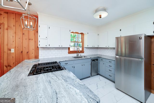 304 Burke Circle, Mcdonough, GA 30253