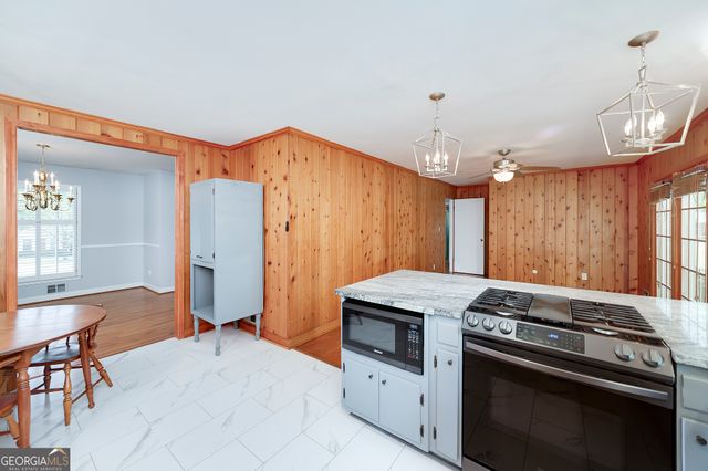 304 Burke Circle, Mcdonough, GA 30253