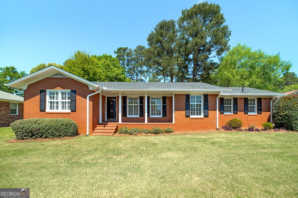 304 Burke Circle, Mcdonough, GA 30253