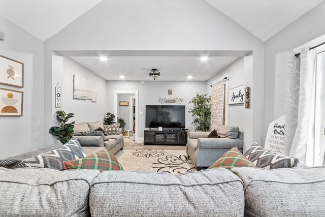 108 Tremont St, Taunton, MA 02780