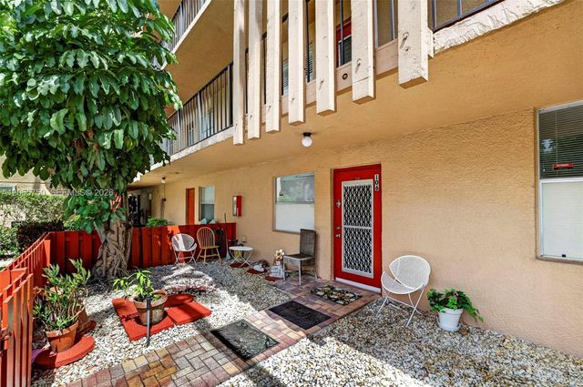 7301 NW 1st Street 106, Margate, FL 33063