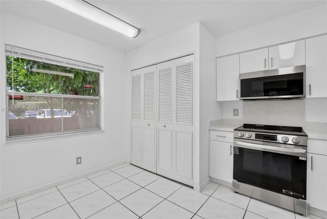 7301 NW 1st Street 106, Margate, FL 33063