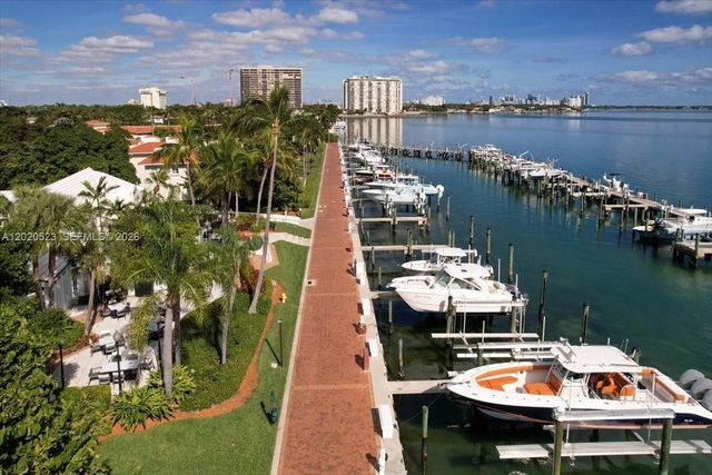 1000 Quayside Ter 701, Miami, FL 33138
