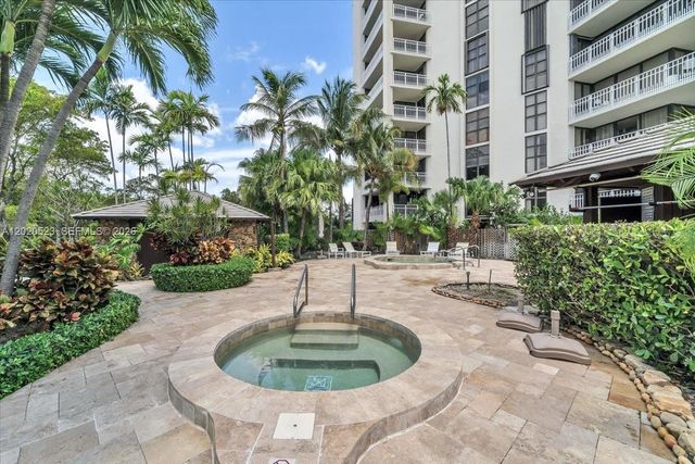 1000 Quayside Ter 701, Miami, FL 33138