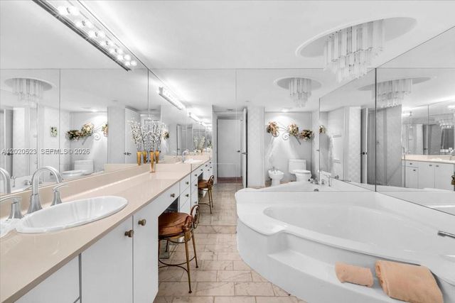 1000 Quayside Ter 701, Miami, FL 33138