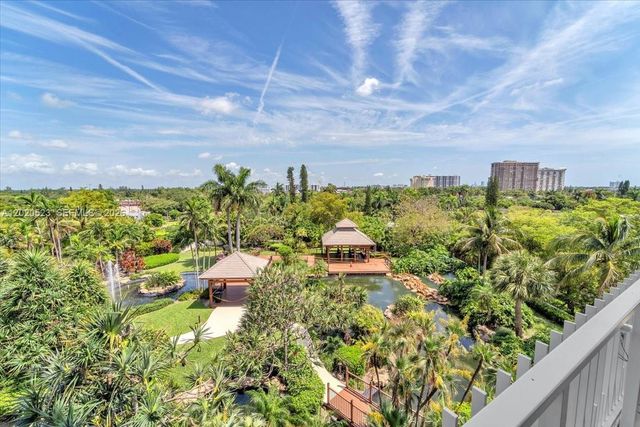 1000 Quayside Ter 701, Miami, FL 33138