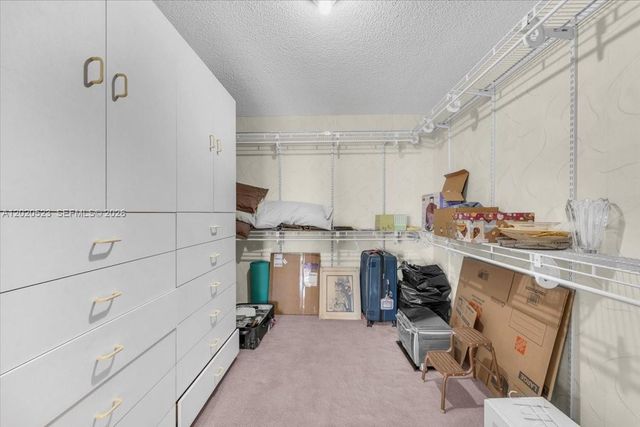 1000 Quayside Ter 701, Miami, FL 33138