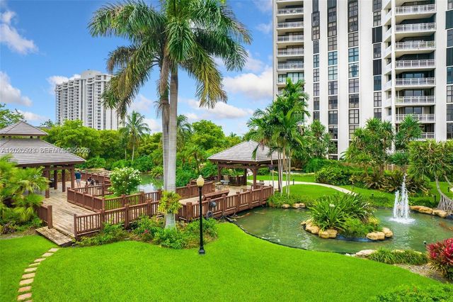 1000 Quayside Ter 701, Miami, FL 33138