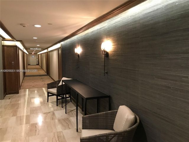 1000 Quayside Ter 701, Miami, FL 33138