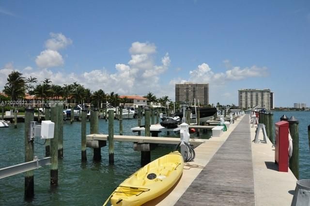 1000 Quayside Ter 701, Miami, FL 33138