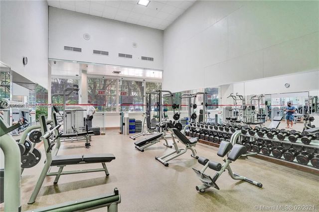 1000 Quayside Ter 701, Miami, FL 33138