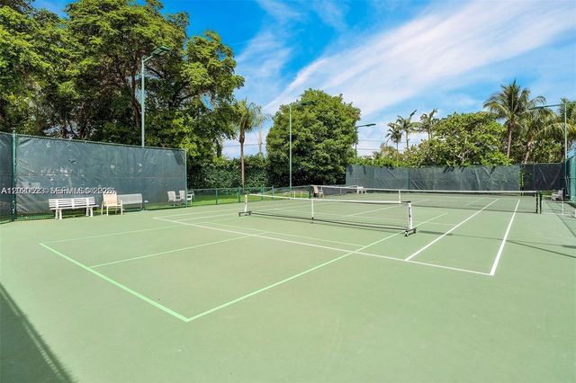 1000 Quayside Ter 701, Miami, FL 33138