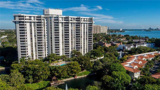 1000 Quayside Ter 701, Miami, FL 33138