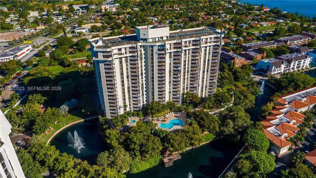 1000 Quayside Ter 701, Miami, FL 33138