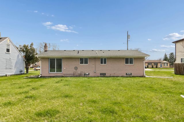 19911 Fenton Street, Roseville, MI 48066