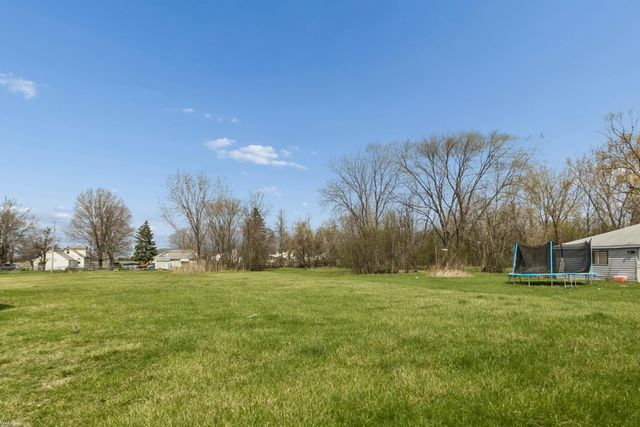 19911 Fenton Street, Roseville, MI 48066