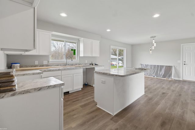 19911 Fenton Street, Roseville, MI 48066