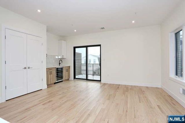 248 Morningside Avenue, Cliffside Park, NJ 07010