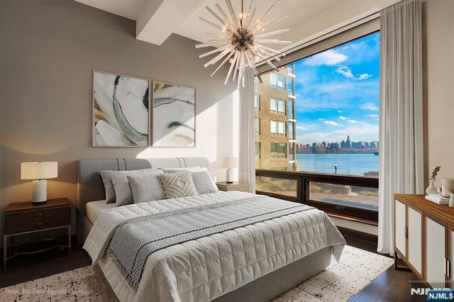 9 Somerset Lane 209, Edgewater, NJ 07020