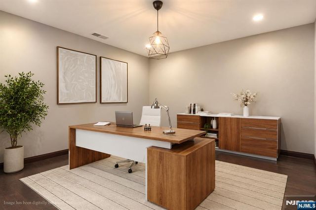9 Somerset Lane 209, Edgewater, NJ 07020