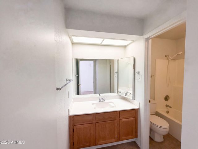 6018 W MESCAL Street, Glendale, AZ 85304