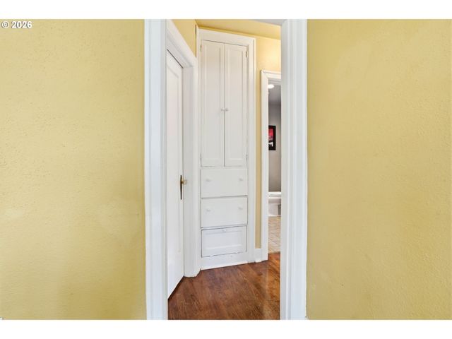 1160 COLUMBIA St Ne, Salem, OR 97301