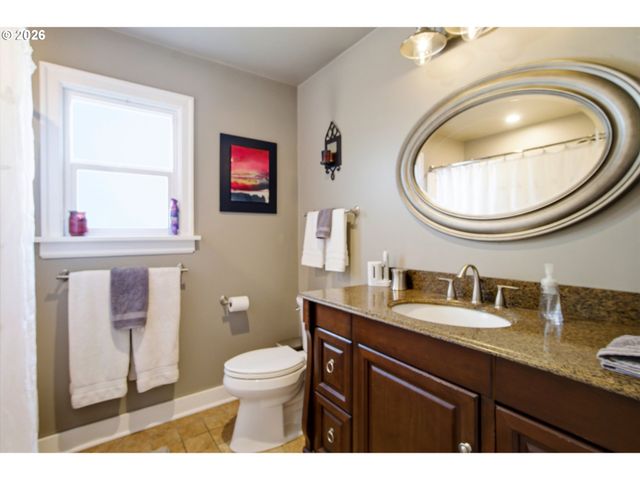 1160 COLUMBIA St Ne, Salem, OR 97301