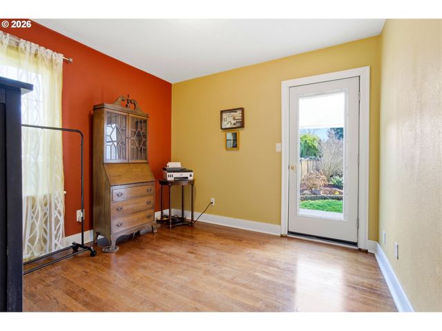 1160 COLUMBIA St Ne, Salem, OR 97301