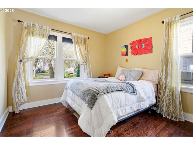 1160 COLUMBIA St Ne, Salem, OR 97301