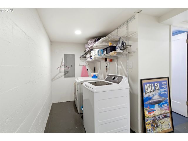 1160 COLUMBIA St Ne, Salem, OR 97301