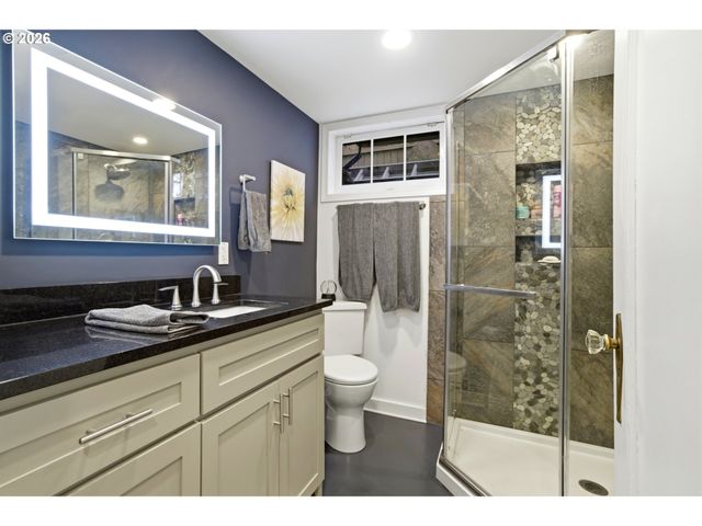 1160 COLUMBIA St Ne, Salem, OR 97301