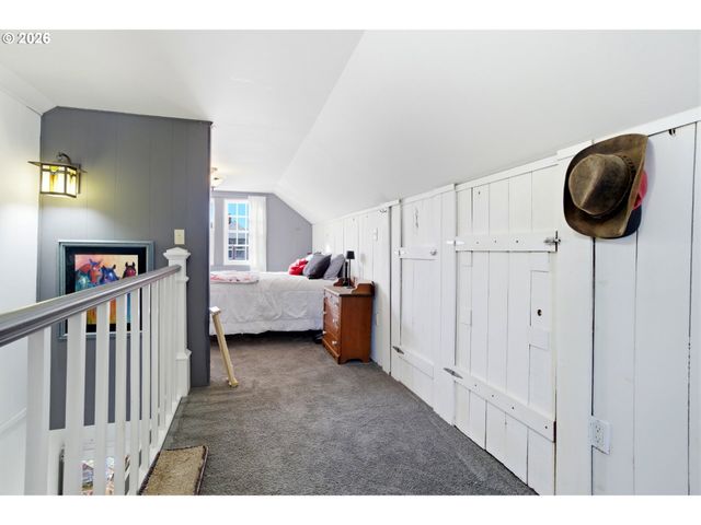 1160 COLUMBIA St Ne, Salem, OR 97301