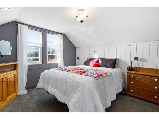 1160 COLUMBIA St Ne, Salem, OR 97301