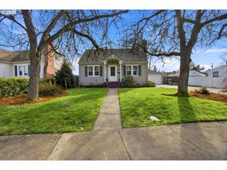 1160 COLUMBIA St Ne, Salem, OR 97301