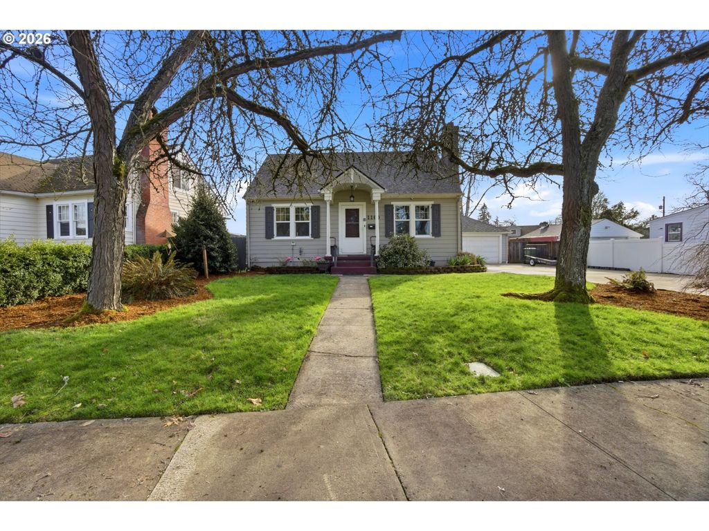 1160 COLUMBIA St Ne, Salem, OR 97301