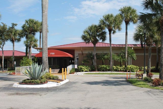 438 Lake Carol Drive, West Palm Beach, FL 33411