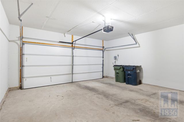 216 Big Cypress Bayou RD, Hutto, TX 78634