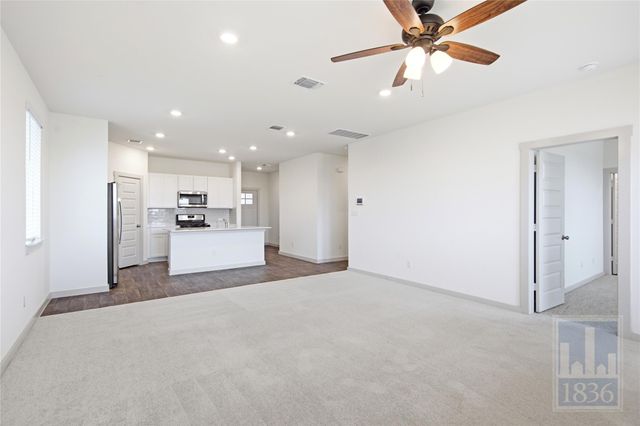 216 Big Cypress Bayou RD, Hutto, TX 78634
