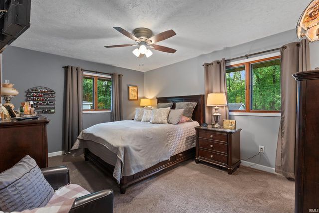 53097 Old Farm Road, Elkhart, IN 46514