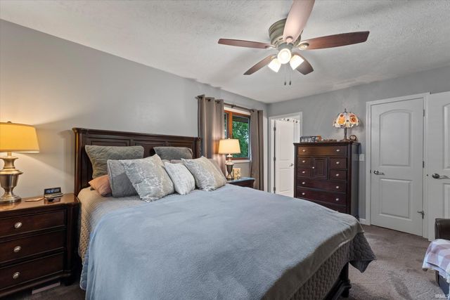 53097 Old Farm Road, Elkhart, IN 46514