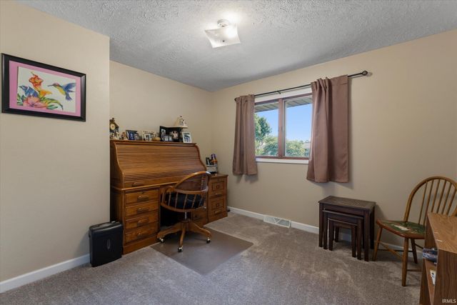 53097 Old Farm Road, Elkhart, IN 46514
