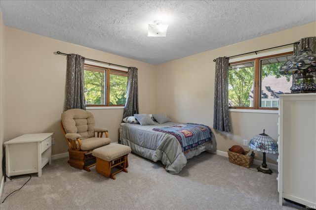 53097 Old Farm Road, Elkhart, IN 46514