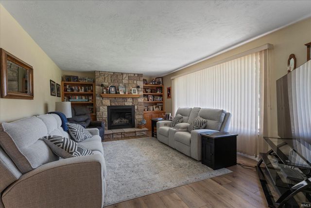 53097 Old Farm Road, Elkhart, IN 46514