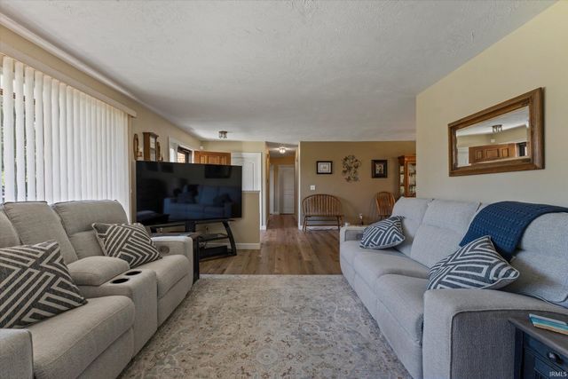 53097 Old Farm Road, Elkhart, IN 46514