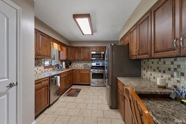 53097 Old Farm Road, Elkhart, IN 46514