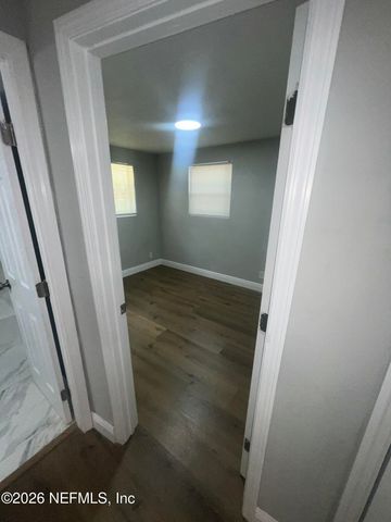 5238 MONCRIEF Road W, Jacksonville, FL 32209